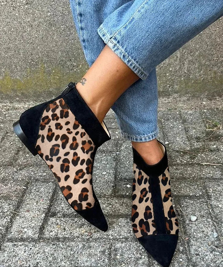 Anita – Leopardmönstrad ankelboot med spetsig tå