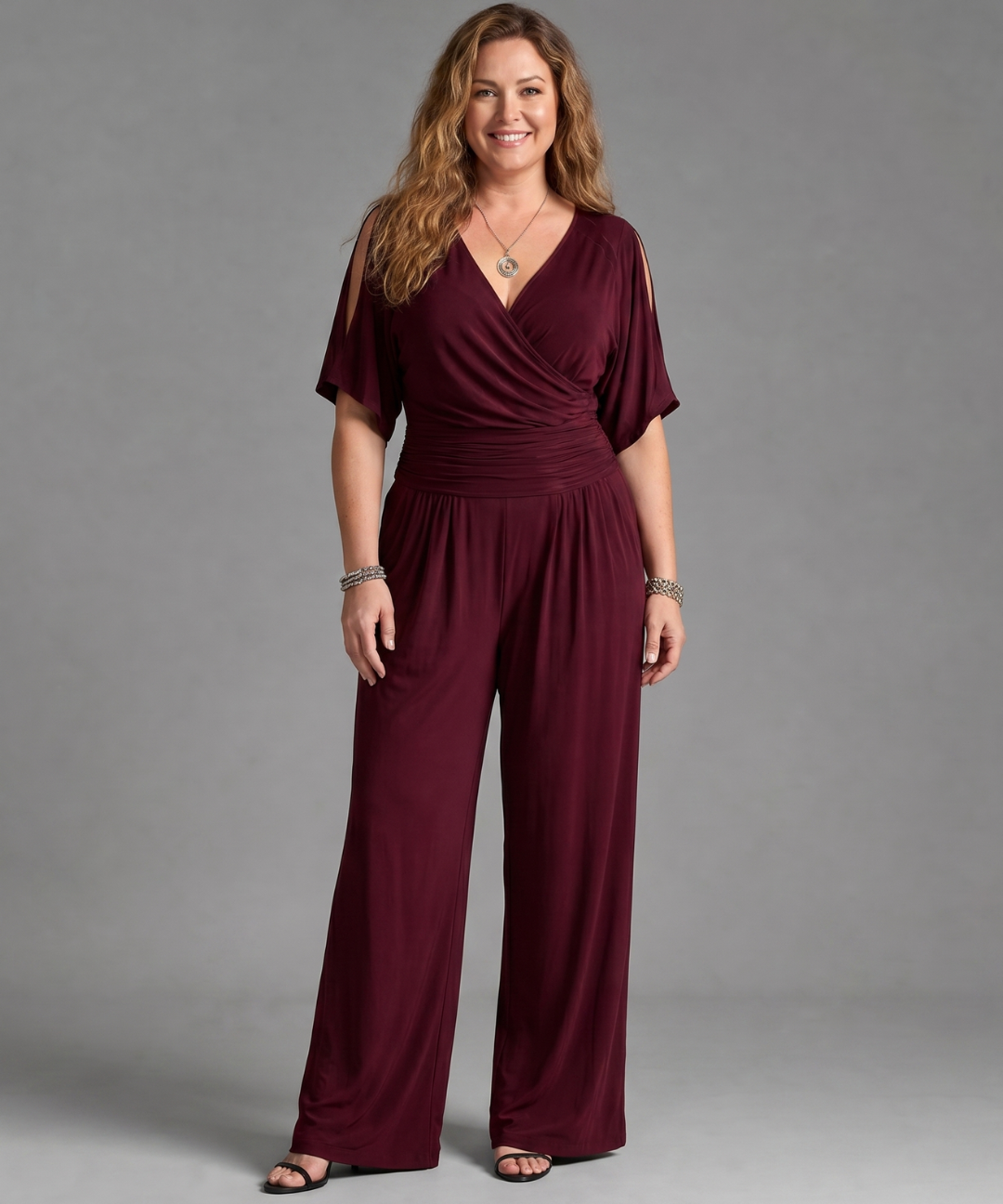 Tilda – Avslappnad overall med cold shoulder och omlottmidja