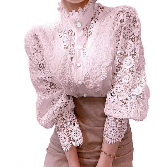 Blus med lång ärm, spets och Tove-detaljer