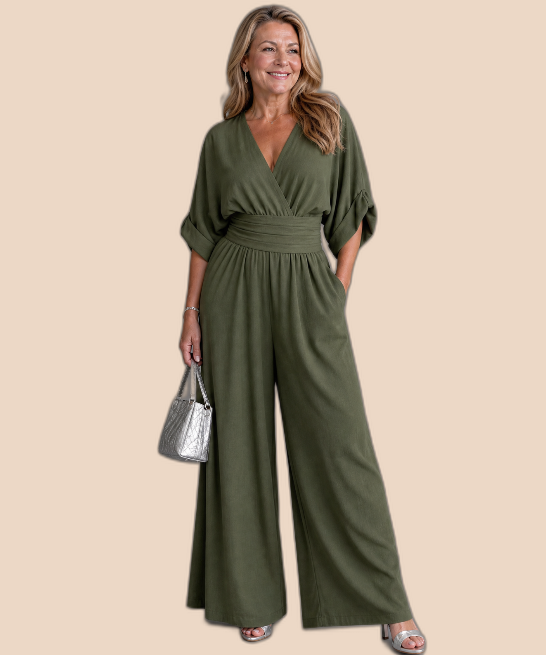 Ragnhild – Draperad overall med v-ringning och vida ben